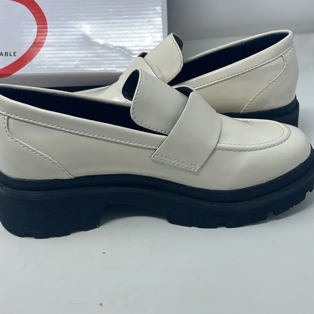 Blondo Waterproof Off White Slip-On Chunky Loafers Size 7.5 Brand New In Box